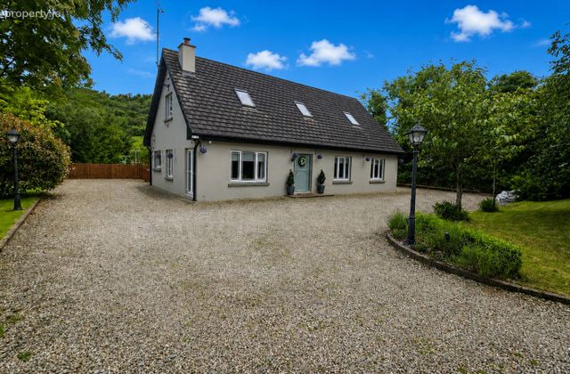 Hillview House, Greatwood, Reaghstown, Co. Louth - Click to view photos
