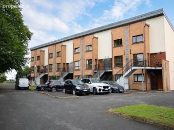 5 Larch Wood, Woodlawn Avenue, Santry, Dublin 9