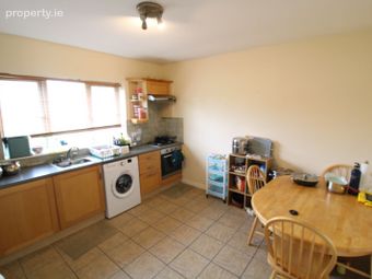 36 Linnetfields Park, Clonee, Dublin 15 - Image 4