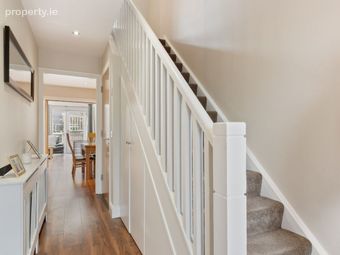 42 Hunters Walk, Hunters Wood, Ballycullen, Dublin 24 - Image 2