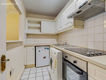 Apartment 13, Blackhall Square, Dublin 7 - Image 4