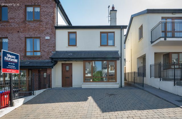 28 Fort Hill, Moneygurney, Douglas, Cork, Douglas, Co. Cork - Click to view photos