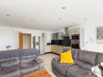 Apartment 17, Le Hunt House, Cabinteely, Dublin 18 - Image 3