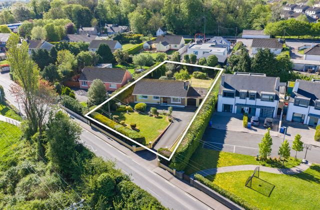 Valley View, Coolroe, Ballincollig, Co. Cork - Click to view photos