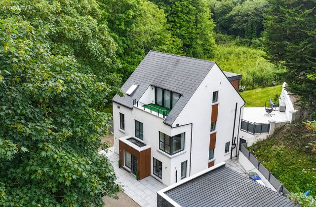 De Clare House, Gallows Hill, Kilkenny, Co. Kilkenny - Click to view photos