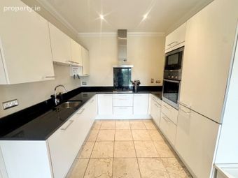 7 Willow Lodge, Farmleigh Avenue, Strawberry Beds, Co. Dublin - Image 5