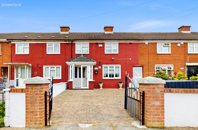 220 Millbrook Avenue, Donaghmede, Dublin 13 - Click to view photos