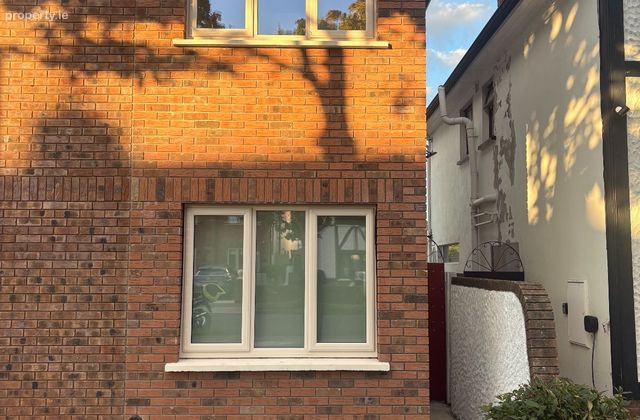 Tudor Lawns, Foxrock, Dublin 18 - Click to view photos