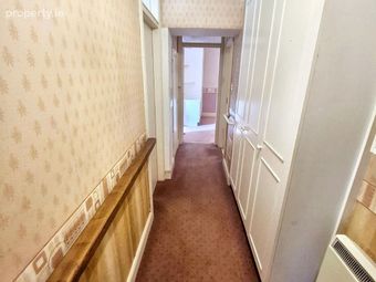 8 Victoria Court, Victoria Village, Victoria Cross, Co. Cork - Image 4
