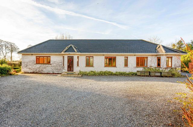 Longfield House, Cloncurry, Co. Kildare - Click to view photos