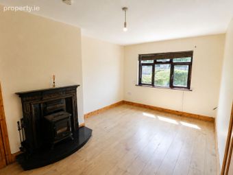 12 Pearse Square, Carrick-on-suir, Carrick-on-Suir, Co. Tipperary - Image 3