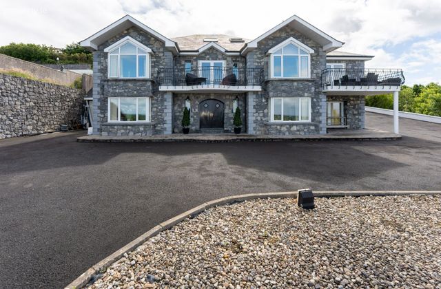 1 Castlecourt, Brickhill East, Cratloe, Cratloe, Co. Clare - Click to view photos