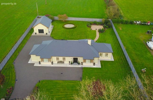 Lissagroom, Innishannon, Crossbarry, Co. Cork - Click to view photos