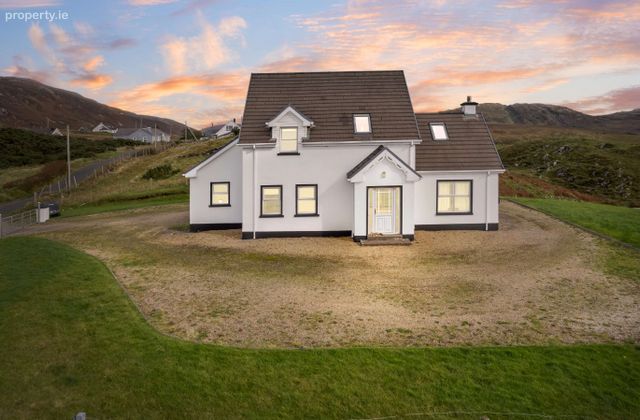 Kinnakillew, Glencolmcille, Co. Donegal, Glencolmcille, Co. Donegal - Click to view photos
