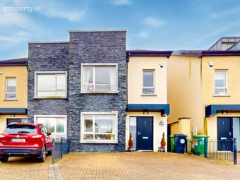 4 Sheil's Court, Main Street, Rathcoole, Co. Dublin