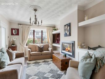 26 Sycamore Grove, Westminster Park, Foxrock, Dublin 18 - Image 2