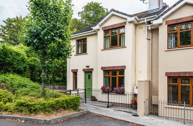 22 The Belfry, Chapel Lane, Thomastown, Co. Kilkenny - Click to view photos
