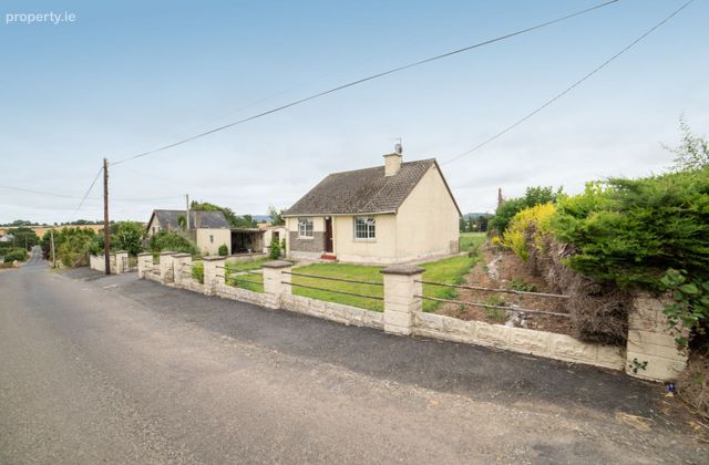Ballygarrane, Mallow, Killavullen, Co. Cork - Click to view photos