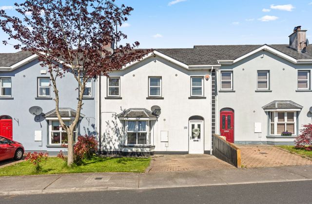 3 Inis Glora, Ballinalack, Bunbrosna, Co. Westmeath - Click to view photos