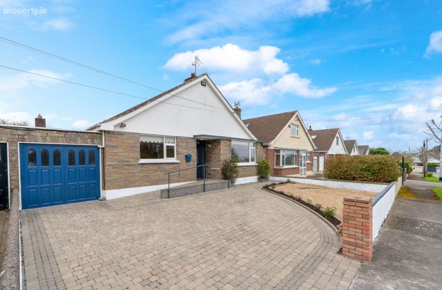 16 Avondale Crescent, Killiney, Dalkey, Co. Dublin - Click to view photos