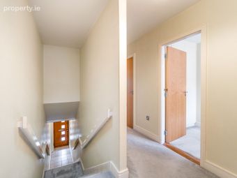 28 Belarmine Vale, Stepaside, Dublin 18 - Image 4