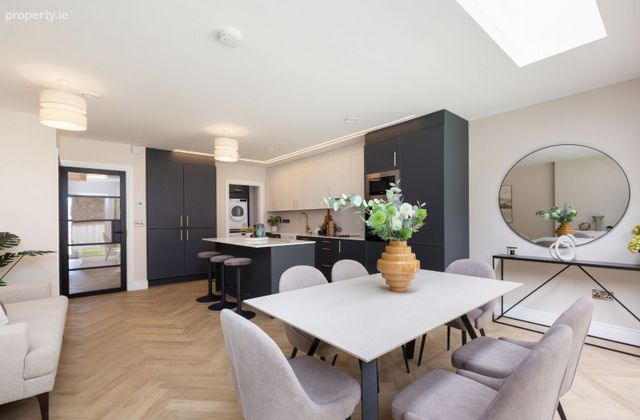 Glencairn Glade, Glencairn Glade, Leopardstown, Dublin 18 - Click to view photos