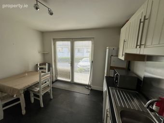 12 An Sr&uacute;than, Cross Street, Loughrea, Co. Galway - Image 5