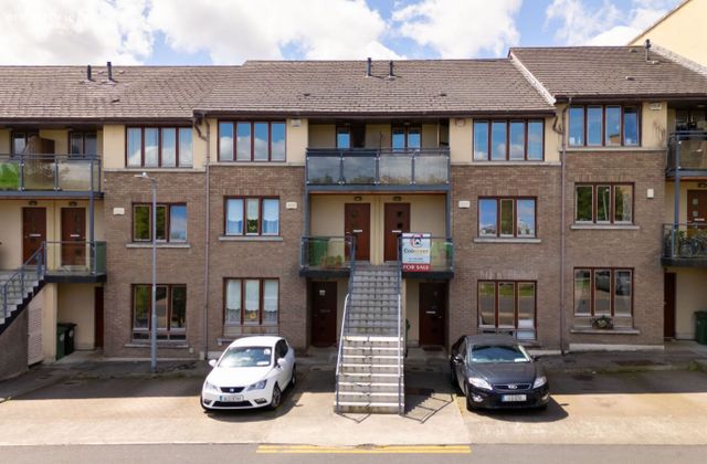 6 Belarmine Vale, Belarmine, Stepaside, Dublin 18 - Click to view photos