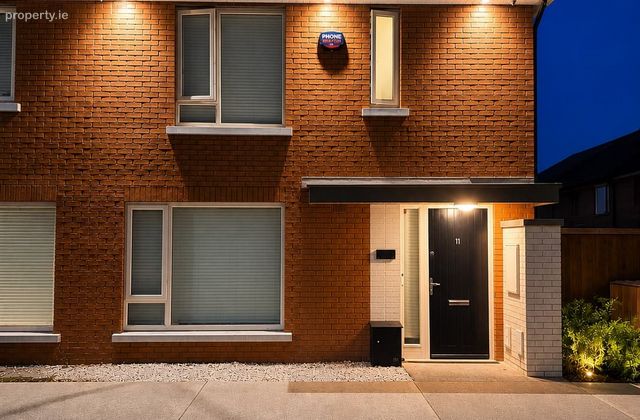11 Stratton Drive, With Attic Conversion, Adamstown, Lucan, Co. Dublin, Adamstown, Co. Dublin - Click to view photos