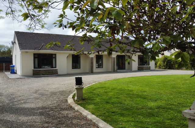 Gurrane, Newcastle West, Newcastle West, Co. Limerick - Click to view photos