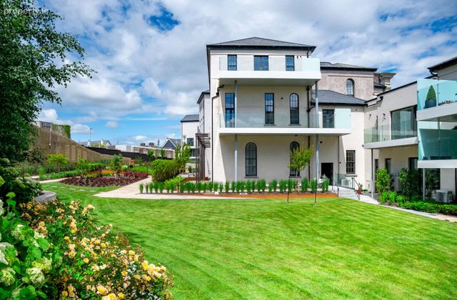 3 Schooner Cove, Kinsale, Co. Cork - Click to view photos