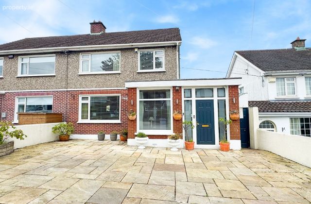 4 Woodlands Avenue, Glenageary, Co. Dublin - Click to view photos
