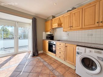 12 Rosskeen, Larchfield Court, Kilkenny, Co. Kilkenny - Image 4