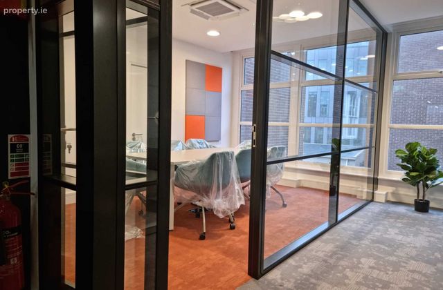 25 St. Stephen's Green, Dublin 2 - Click to view photos