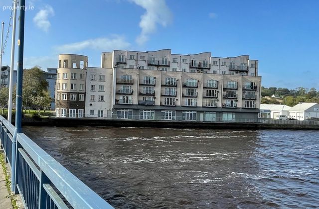 5 Waterside, Lower Rosbercon, New Ross, Co. Wexford - Click to view photos
