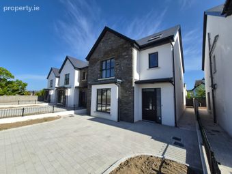 8 Abbey Lane, Mountain Road, Carrigaline, Co. Cork