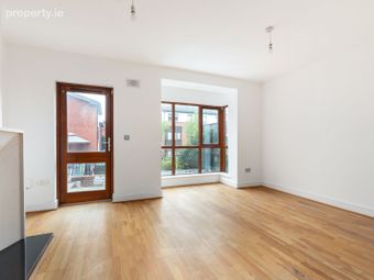 90 The Crescent, Carrickmines Manor, Carrickmines, Dublin 18 - Image 3