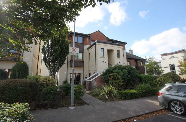 116 The Oaks, Maryborough Ridge, Rochestown, Co. Cork - Click to view photos