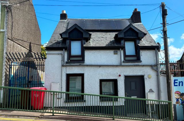 18 Fairhill, Fairhill, Co. Cork - Click to view photos