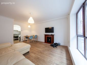 Apartment 40, The Ferry, City Gate, Christchurch, Dublin 8 - Image 4