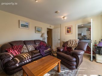 31 Foxford Court, Lucan, Co. Dublin - Image 2