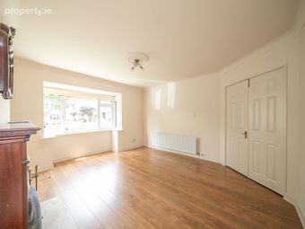 26 Sandyford Hall Crescent, Sandyford, Dublin 18 - Image 4