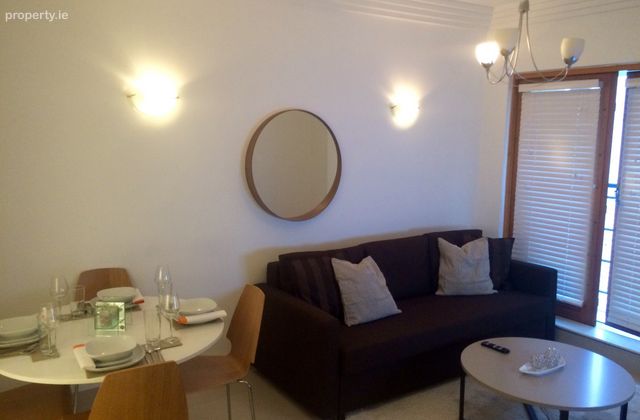 42 Malton House, IFSC, Dublin 1 - Click to view photos