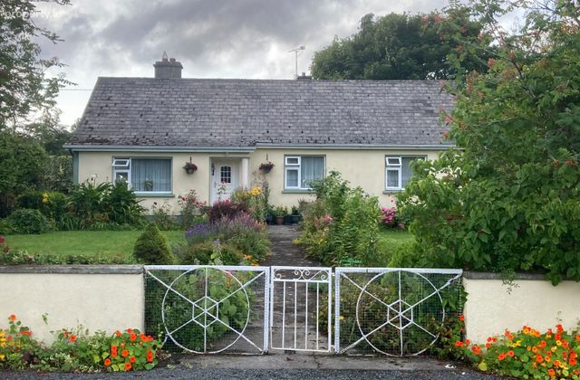 Dooros, Woodford, Co. Galway - Click to view photos