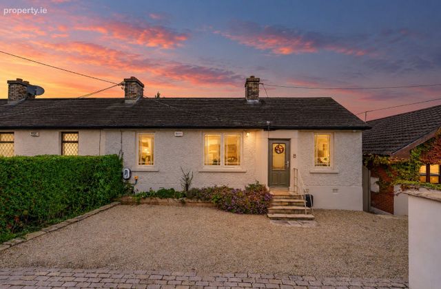 23 Glenamuck Cottages, Carrickmines, Dublin 18 - Click to view photos