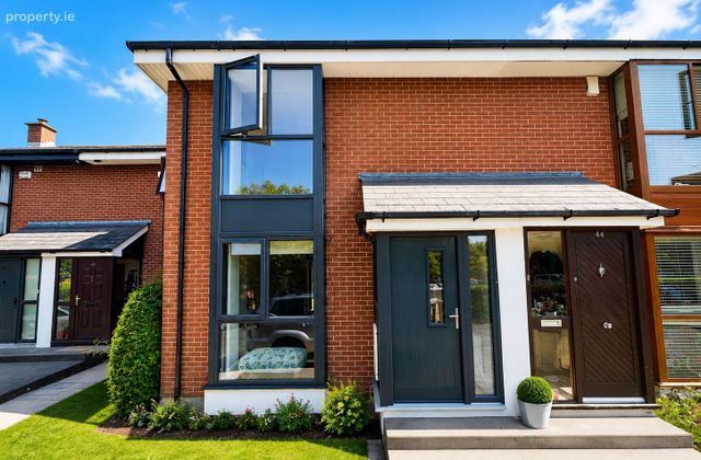 Ailesbury Mews, Sandymount, Dublin 4 - Click to view photos