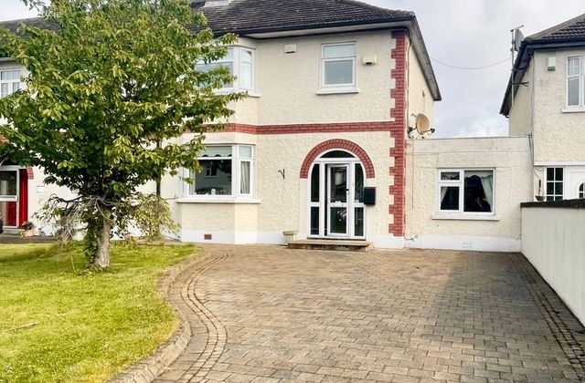 120 Collins Avenue, Dublin 9, Whitehall, Dublin 9 - Click to view photos