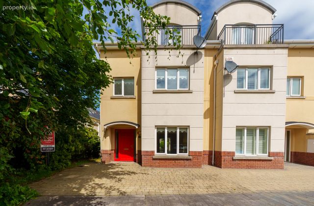 8 Rosebank, Kilmoney, Carrigaline, Co. Cork - Click to view photos