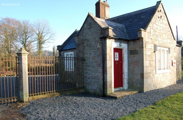 Lake Avenue Lodge, Lough Fea, Carrickmacross, Co. Monaghan - Click to view photos