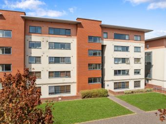 57 West Courtyard, Tullyvale, Cabinteely, Dublin 18, Cabinteely, Dublin 18 - Image 2